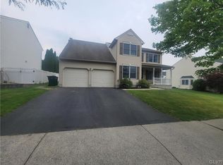 14 Grist Mill Ln, Easton, PA 18045