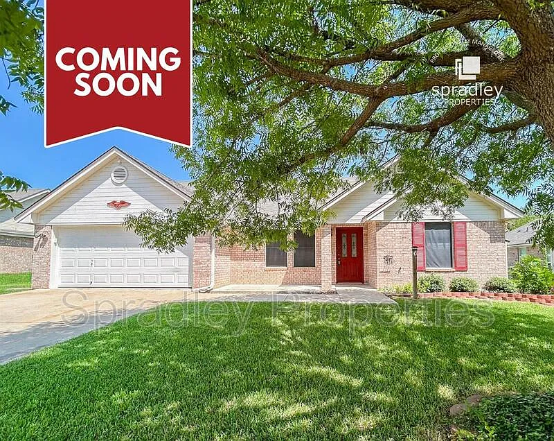 3 bed, 2.0 bath, 1369 sqft, $1,650 — Photo 1