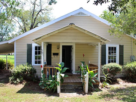 2nd image of 501 Easterling St