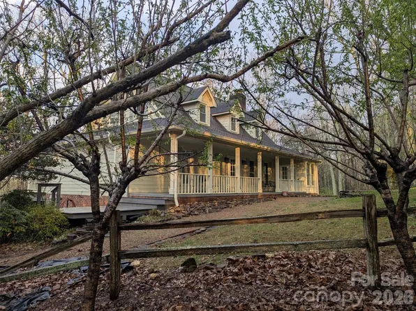675 Fox Run Ln, Tryon, NC 28782