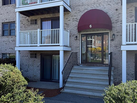 3rd image of 6 Kenmar Dr Unit 1