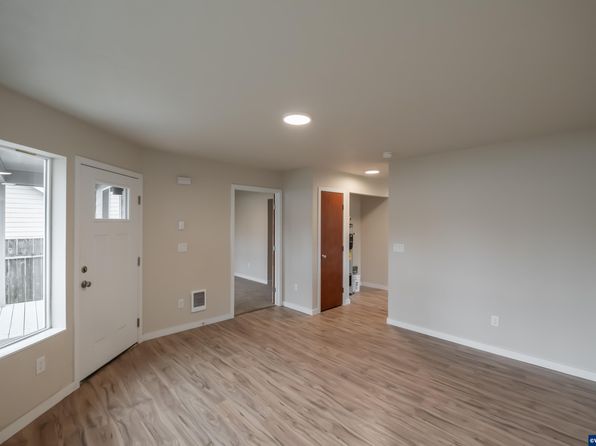 salem-oregon-448719398 picture