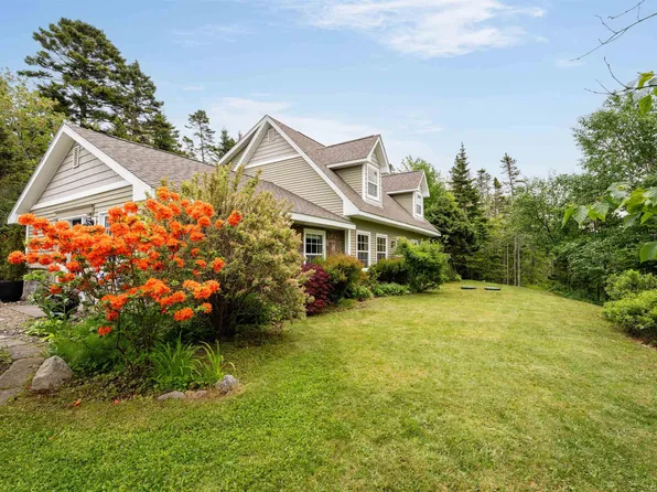 9 Adams Dr, Hacketts Cove, NS B3Z 3M9