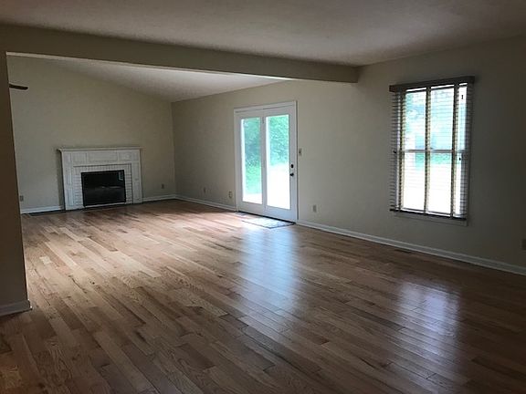 3rd image of 2021 E Kensington Ct