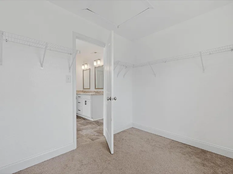 1264 Black Oak Cir — Photo 33