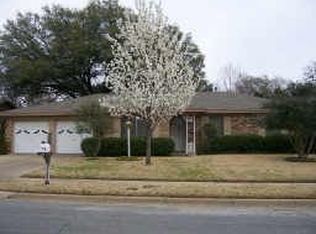 2104 Mountainview Dr, Hurst, TX 76054