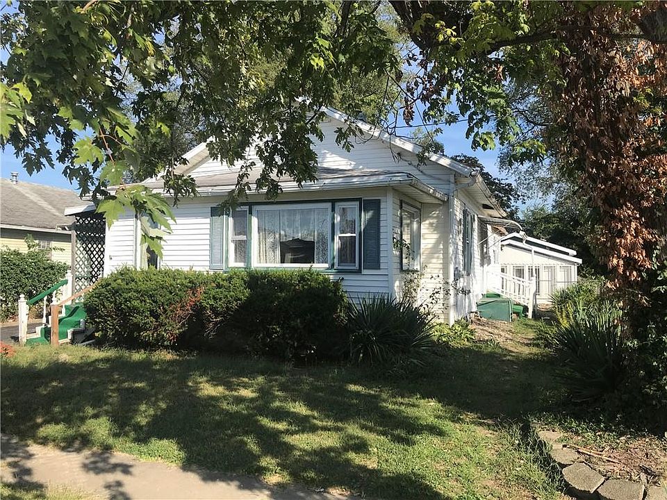 2nd image of 708 W Franklin Ave