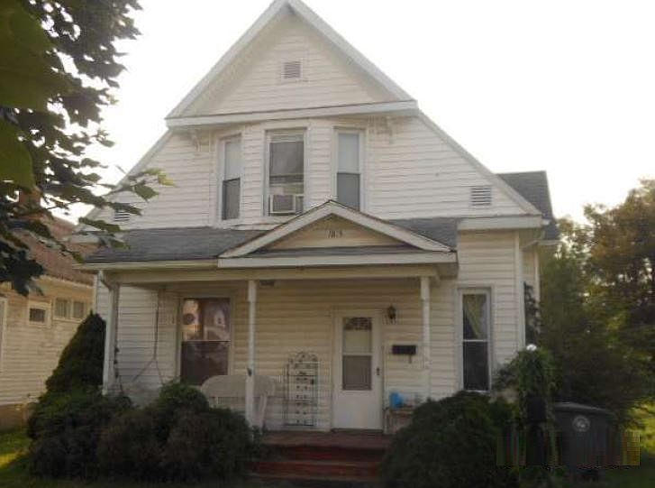 1st image of 1815 N Grand Ave