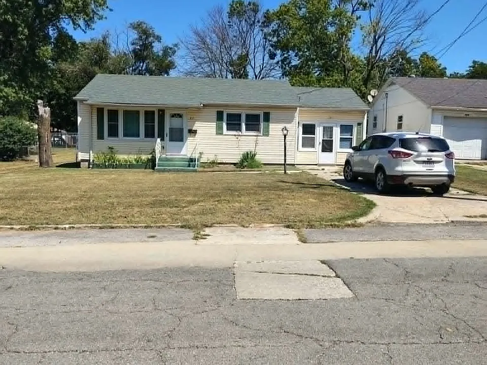211 W High St #211