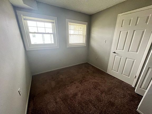 5th image of 804D Sky Lake Cir