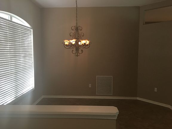 5th image of 2826 89th Ave E