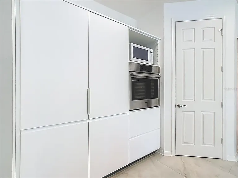 790 Carmel Ln — Photo 9