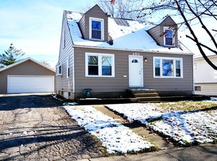 489 N Chatham Ave, Villa Park, IL