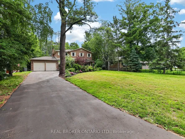 221 Park Ave, East Gwillimbury, ON L9N 1J9