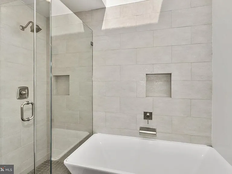 1304 Holbrook St NE #3 — Photo 21