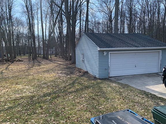 3rd image of 7652 Inland Dr