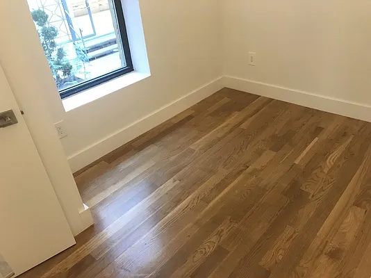 Rented by Tapiro Realty | media 16