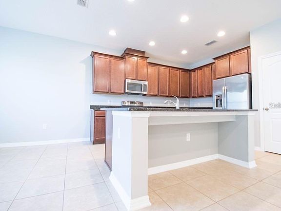 4th image of 5120 Sorrento Blvd W