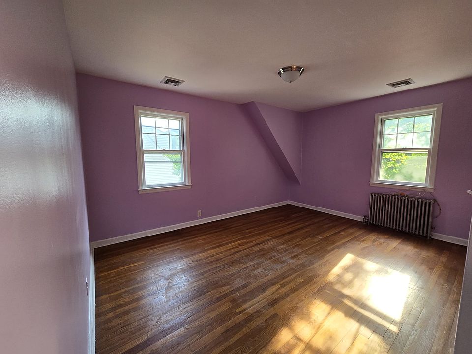 2nd image of 99 John Pl Floor 2