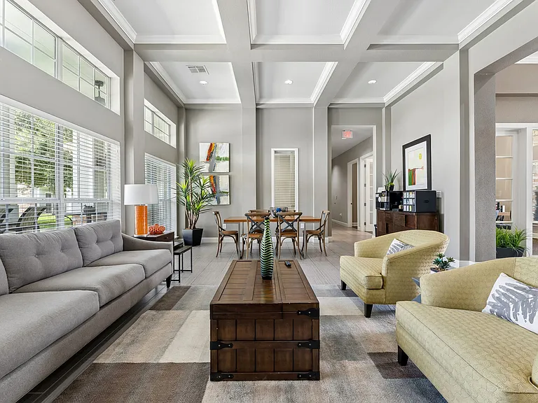 Point Royale Apartments — Photo 31