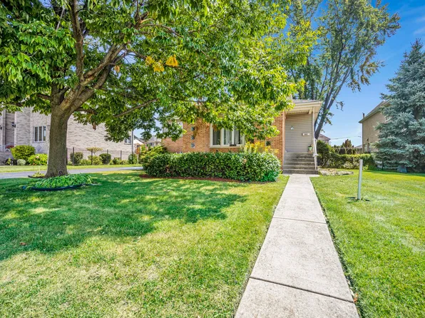 8049 W Winona St, Norridge, IL 60706