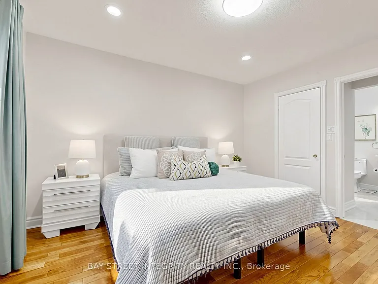 280 Kingsdale Ave — Photo 32