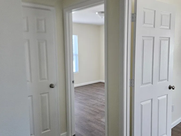 302 N Main St — Photo 21