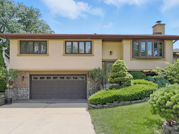 953 W Surrey Rd, Addison, IL 60101