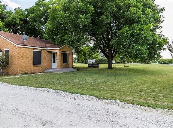 3rd image of 3215 Lipan Hwy