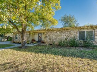 401 N Vanderveer St, Burnet, TX 78611