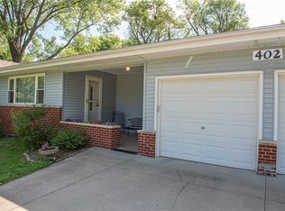 402 1st St, Baldwin City, KS 66006