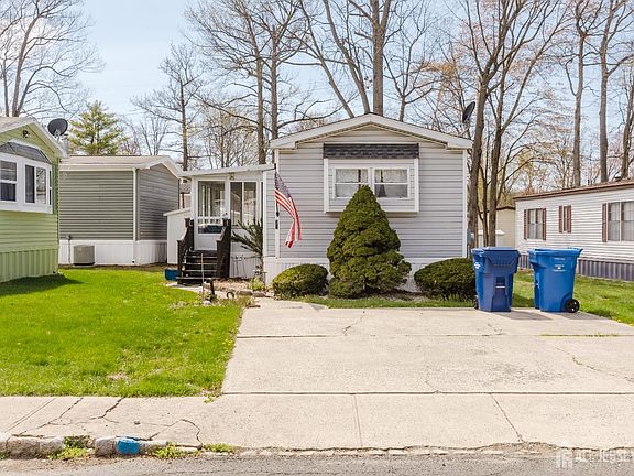 2nd image of 37 Emerson Rd