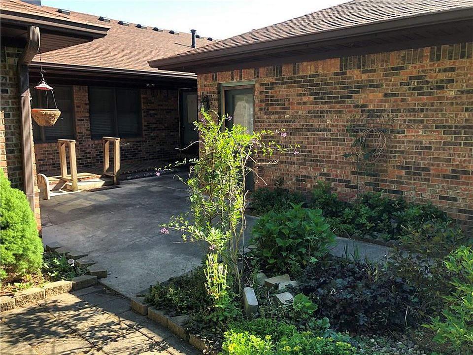 1st image of 32 Marywood Dr