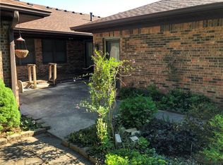32 Marywood Dr, Greenfield, IN