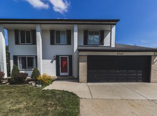 6344 Raintree Dr, Canton, MI 48187