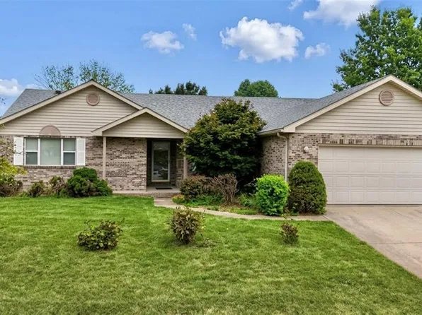 208 Saint Sabre Dr, Belleville, IL 62226