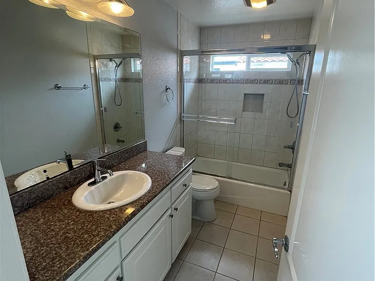 413 N Elena Ave #C — Photo 34