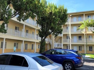 6940 NW 179th St APT 403-7, Hialeah, FL, 33015