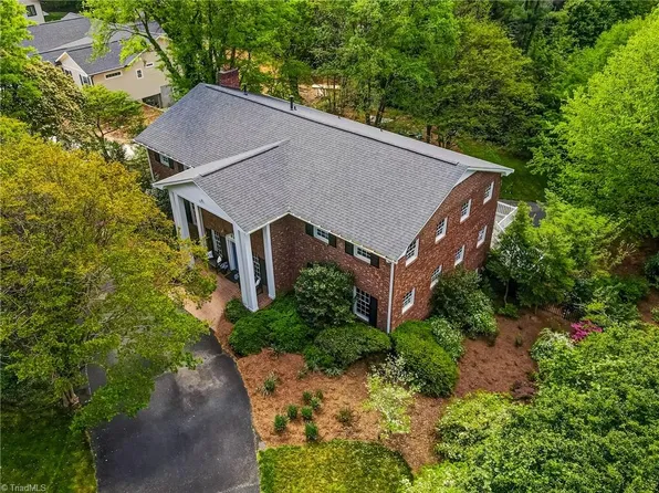 2862 Robinhood Rd, Winston Salem, NC 27106