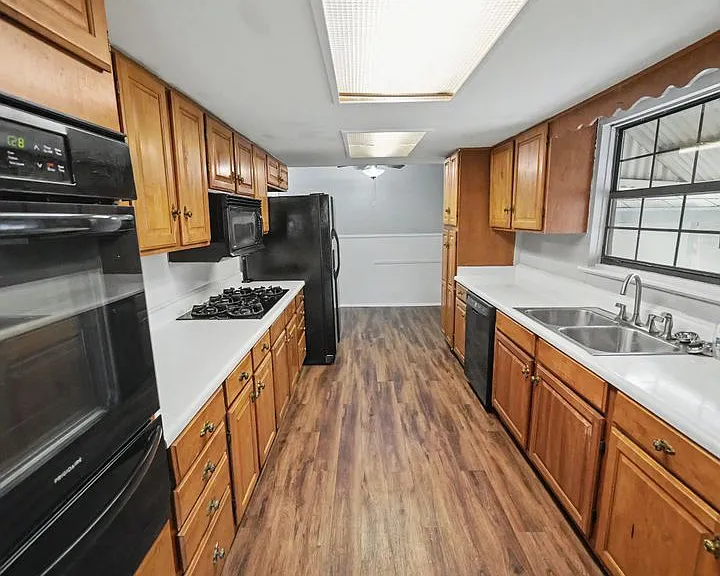 12715 Middle Ln — Photo 20