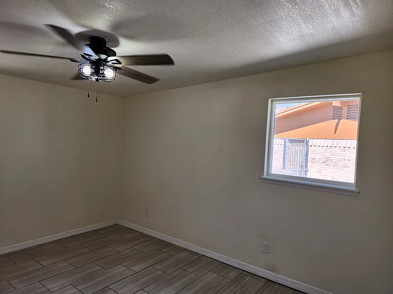 8129 Staghorn Dr — Photo 15