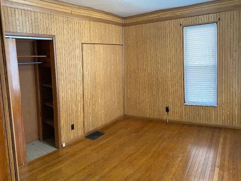 915 W Kirkwood Ave — Photo 7