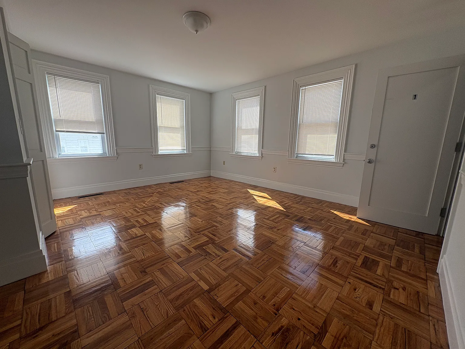 83 E Main St — Photo 2
