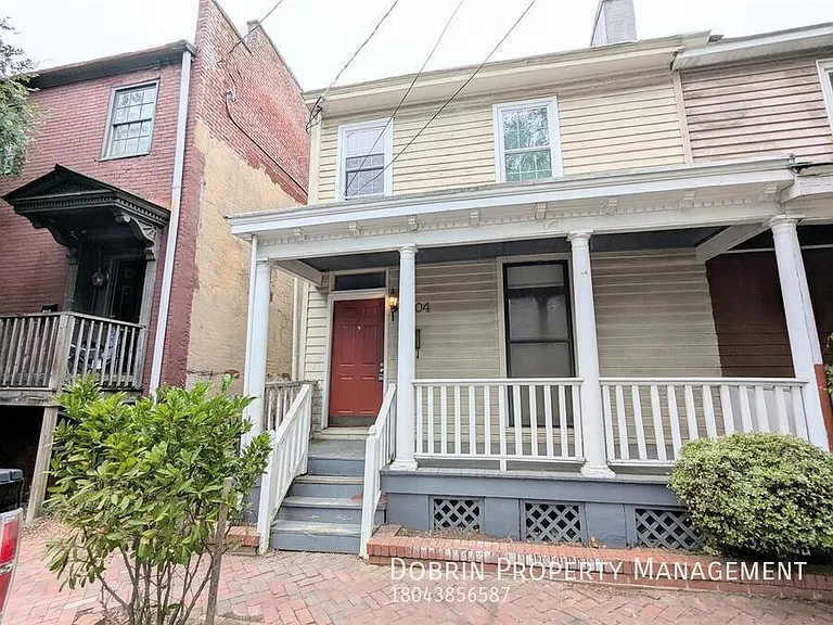 704 W Clay St — Photo 3