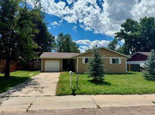 517 Holly Dr, Colorado Springs, CO 80911