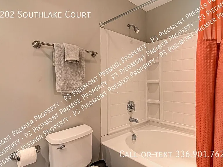 1202 Southlake Ct — Photo 6