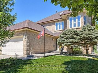 8 Elmsley Dr, Richmond Hill, ON L4C 8N1