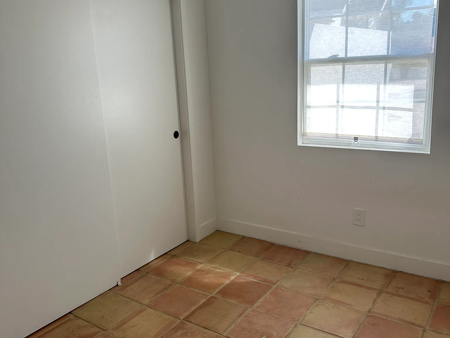 Studio, 450 sqft, $1,100 — Photo 4