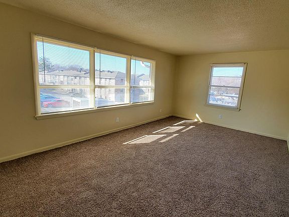 2nd image of 1121 N 48th Ave APT 34