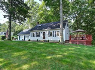 3 West Dr, East Hampton, CT 06424